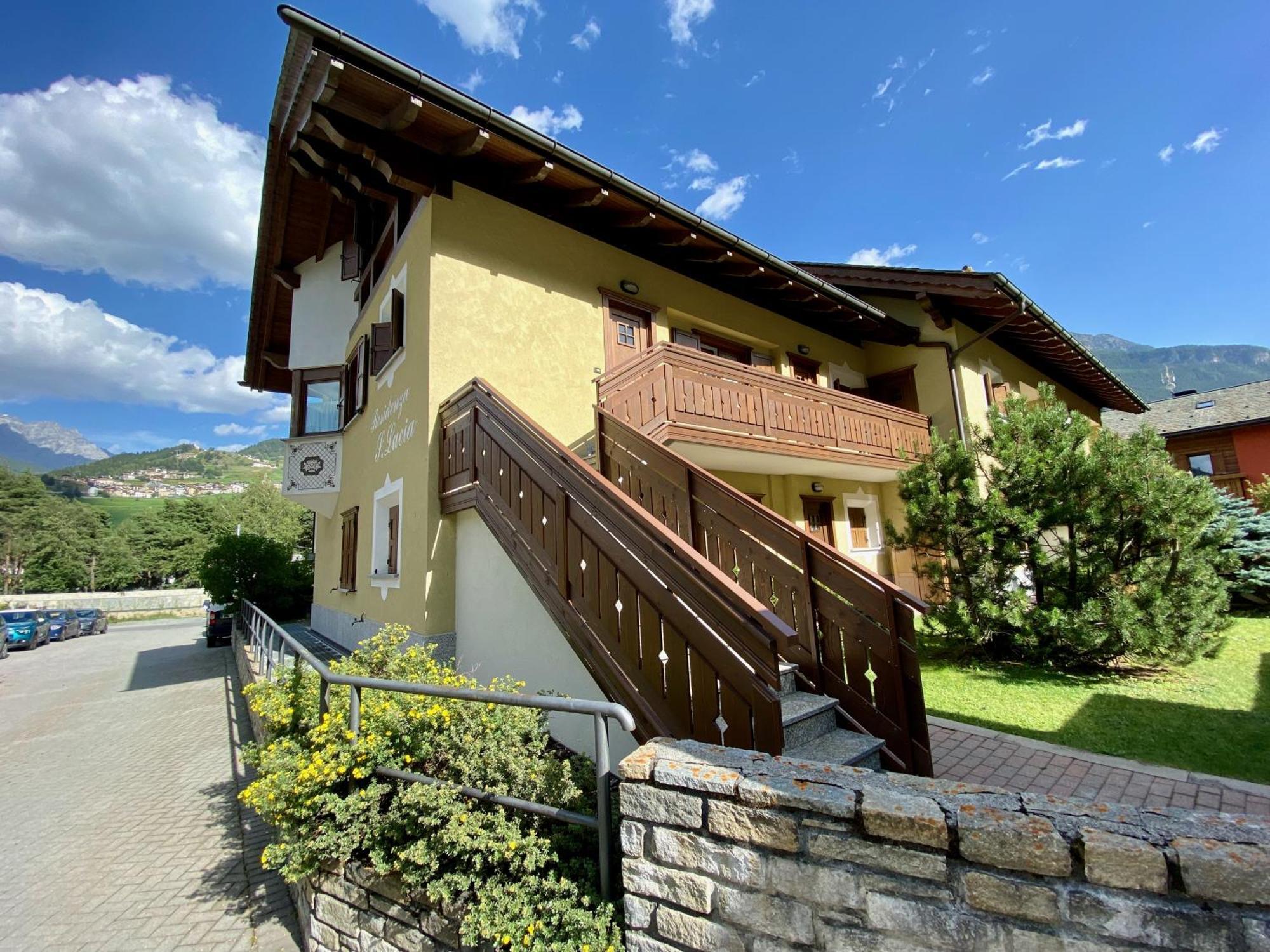 Appartamento In Residence Santa Lucia Bormio Bagian luar foto